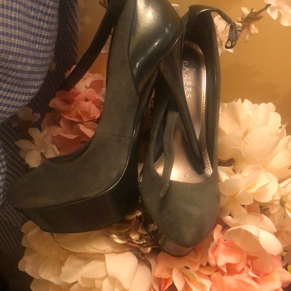 Women’s GrayBakers heels